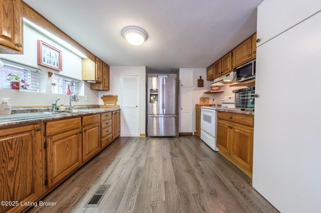 498 Rainbow Knob Ln, Mcdaniels, KY 40152