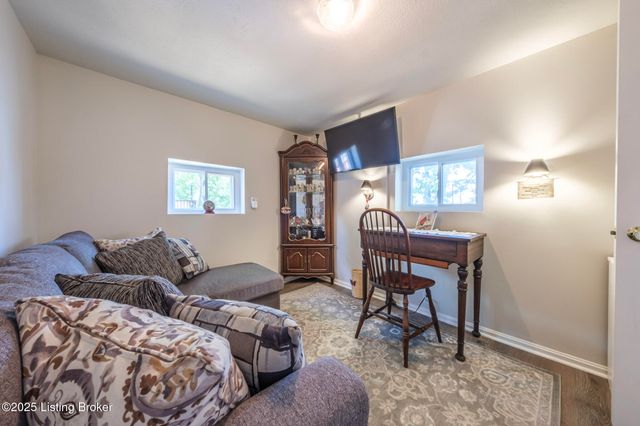 498 Rainbow Knob Ln, Mcdaniels, KY 40152