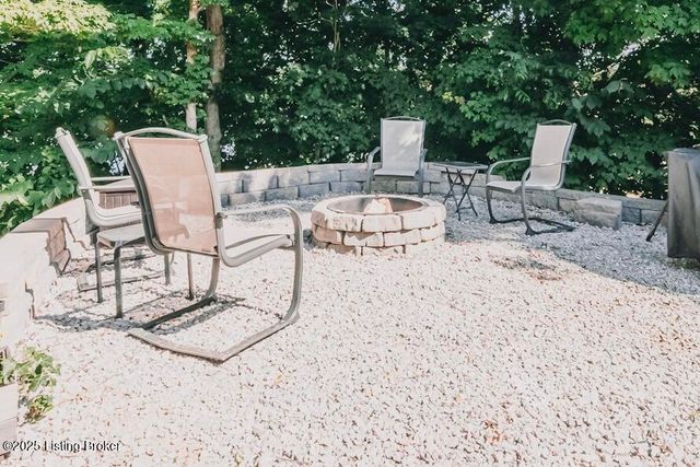 498 Rainbow Knob Ln, Mcdaniels, KY 40152