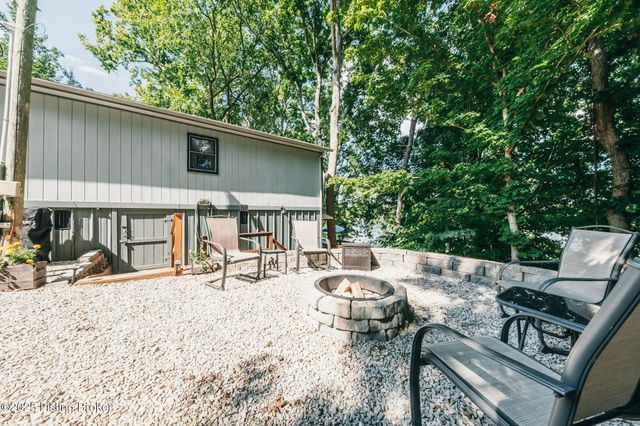 498 Rainbow Knob Ln, Mcdaniels, KY 40152