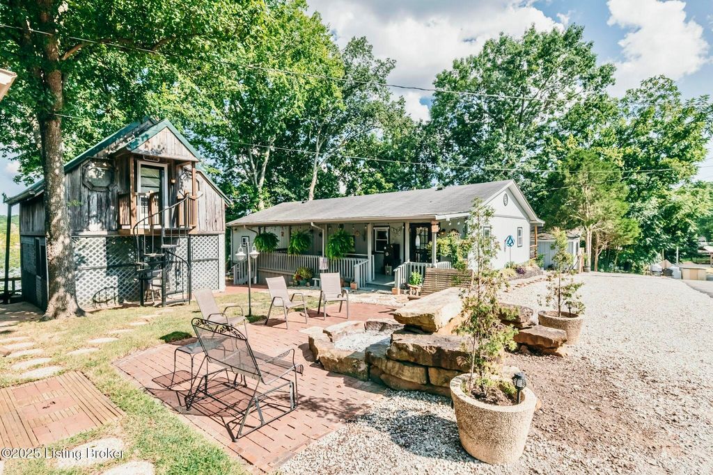 498 Rainbow Knob Ln, Mcdaniels, KY 40152