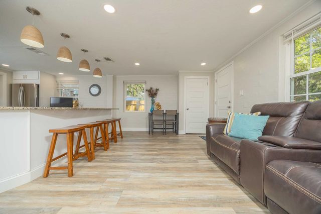 6 Douglas Ave, St Augustine, FL 32084