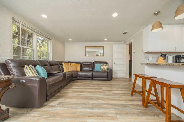 6 Douglas Ave, St Augustine, FL 32084