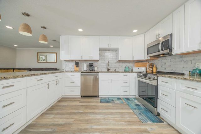 6 Douglas Ave, St Augustine, FL 32084