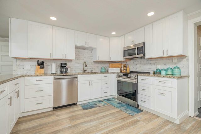 6 Douglas Ave, St Augustine, FL 32084