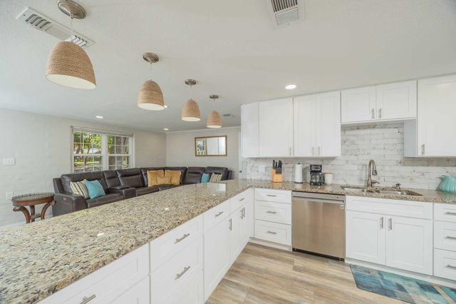 6 Douglas Ave, St Augustine, FL 32084