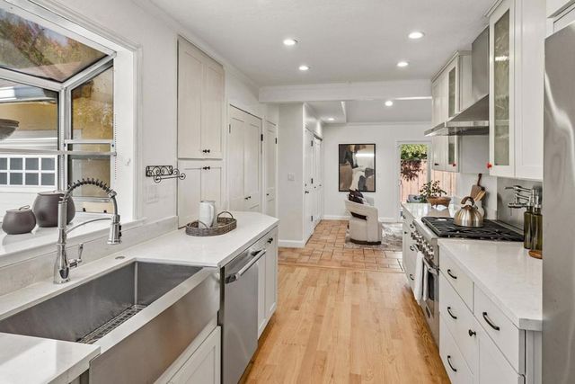 1119 Oregon Avenue, Palo Alto, CA 94303