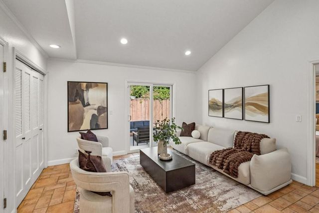 1119 Oregon Avenue, Palo Alto, CA 94303