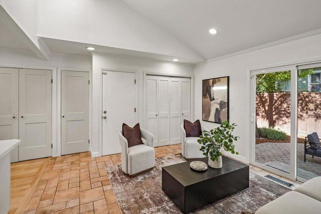 1119 Oregon Avenue, Palo Alto, CA 94303