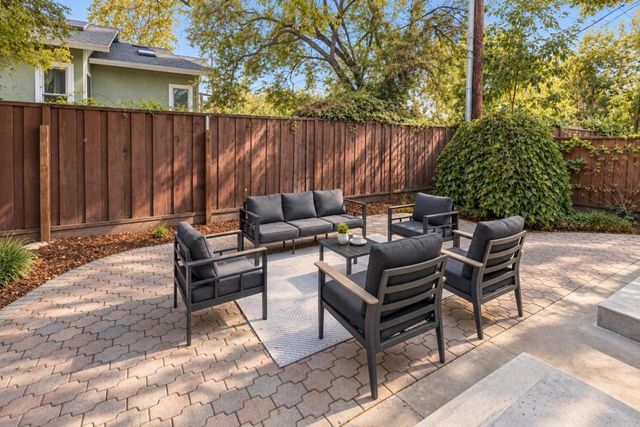 1119 Oregon Avenue, Palo Alto, CA 94303