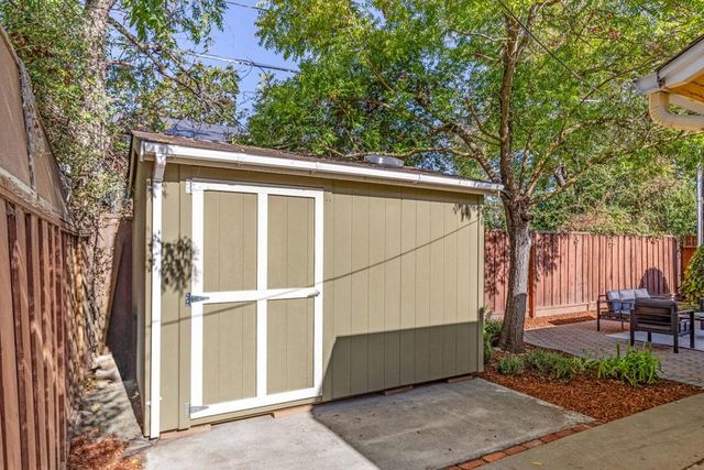 1119 Oregon Avenue, Palo Alto, CA 94303