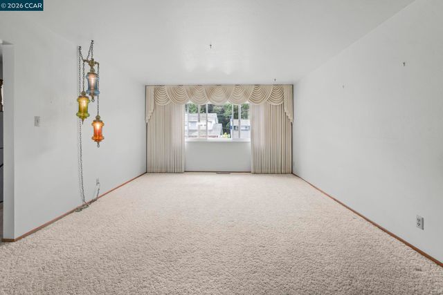 5218 Camino Alta Mira, Castro Valley, CA 94546