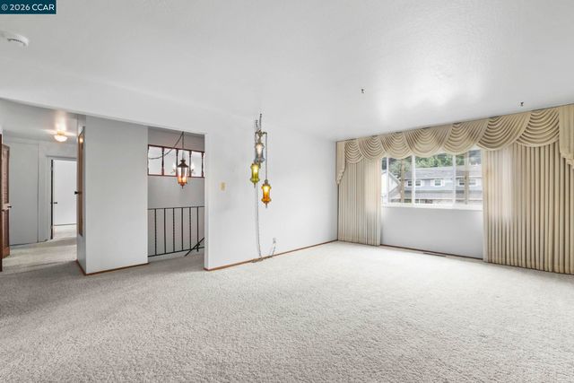 5218 Camino Alta Mira, Castro Valley, CA 94546