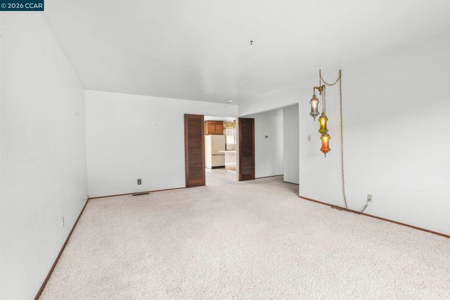 5218 Camino Alta Mira, Castro Valley, CA 94546