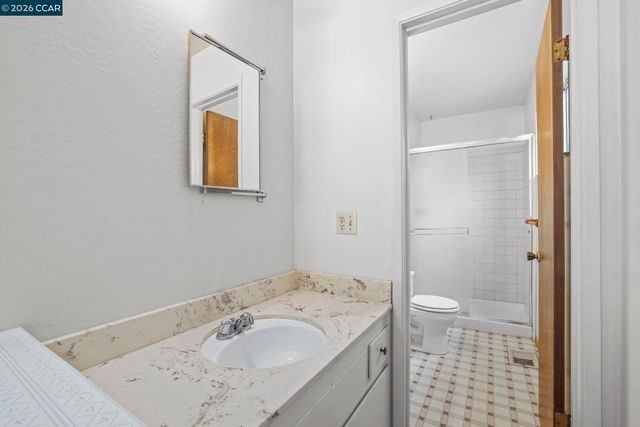 5218 Camino Alta Mira, Castro Valley, CA 94546