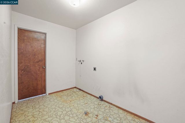 5218 Camino Alta Mira, Castro Valley, CA 94546