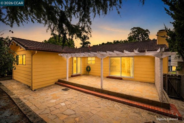 5218 Camino Alta Mira, Castro Valley, CA 94546