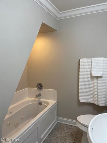 2958 E Turkeyfoot Lake Road, Uniontown, OH 44685