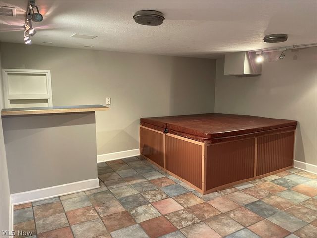 2958 E Turkeyfoot Lake Road, Uniontown, OH 44685