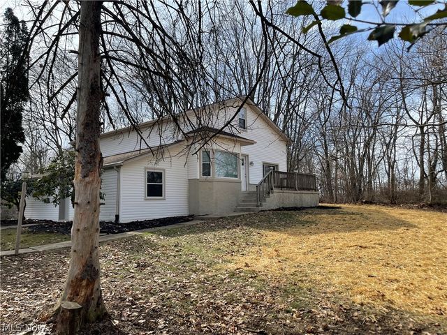 2958 E Turkeyfoot Lake Road, Uniontown, OH 44685