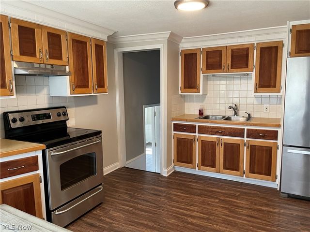 2958 E Turkeyfoot Lake Road, Uniontown, OH 44685