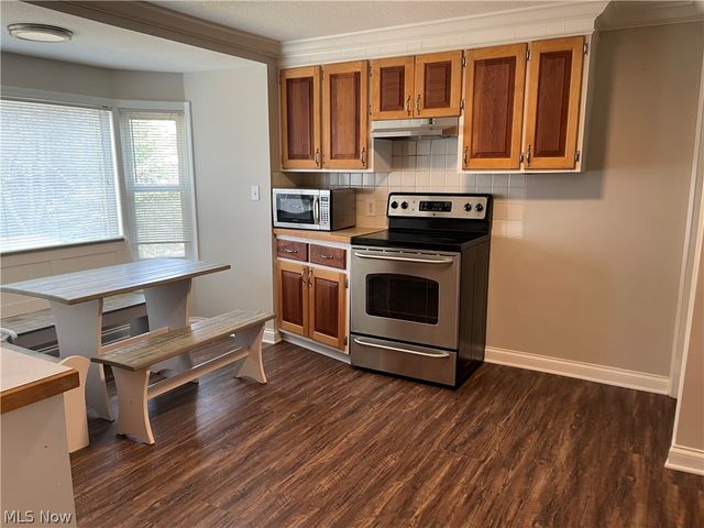 2958 E Turkeyfoot Lake Road, Uniontown, OH 44685