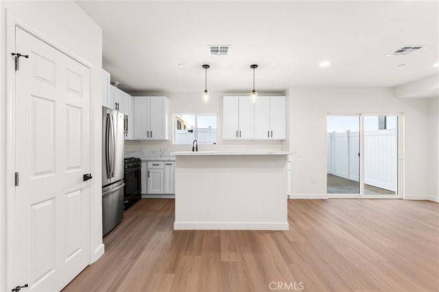 902 W Hert Street, Colton, CA 92324