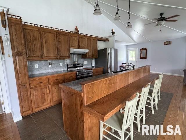 14290 E WINDSONG Road, Mt Vernon, IL 62864