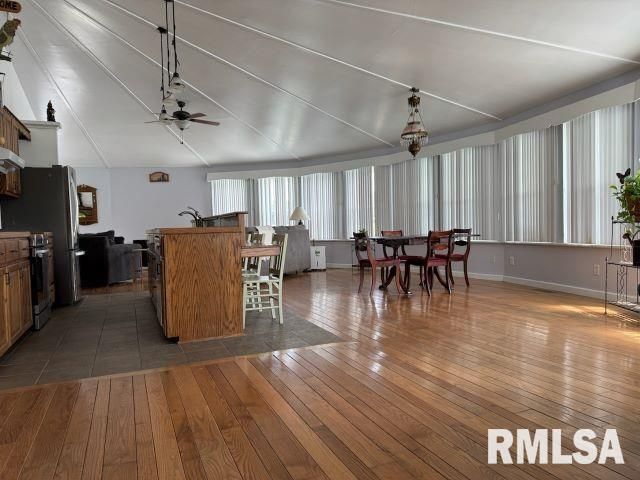 14290 E WINDSONG Road, Mt Vernon, IL 62864