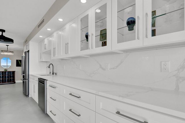 5510 N Ocean Drive 22d, Singer Island, FL 33404