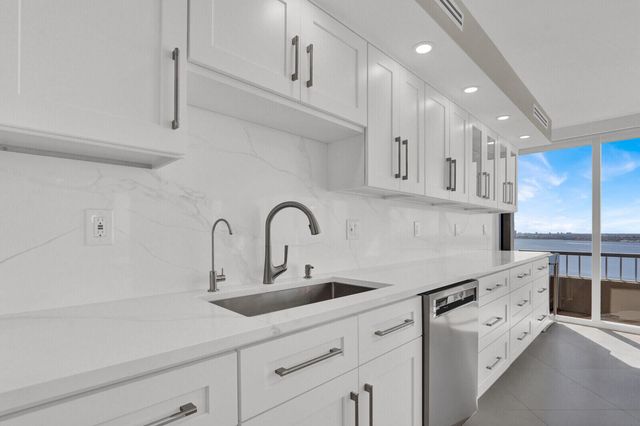 5510 N Ocean Drive 22d, Singer Island, FL 33404