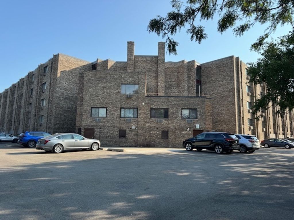 5306 N Cumberland Avenue 323, Chicago, IL 60656