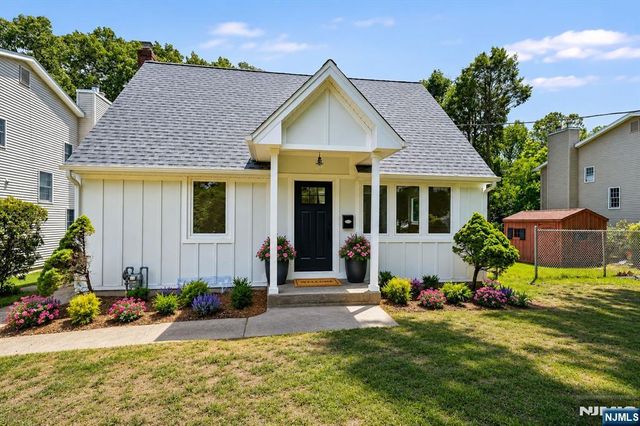 201 Dixon Avenue, Dumont, NJ 07628