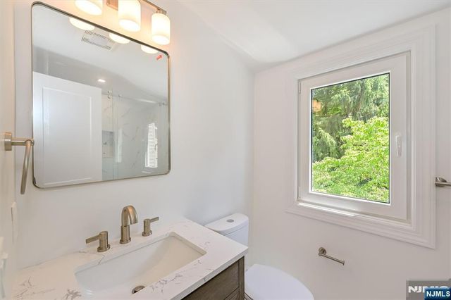 201 Dixon Avenue, Dumont, NJ 07628