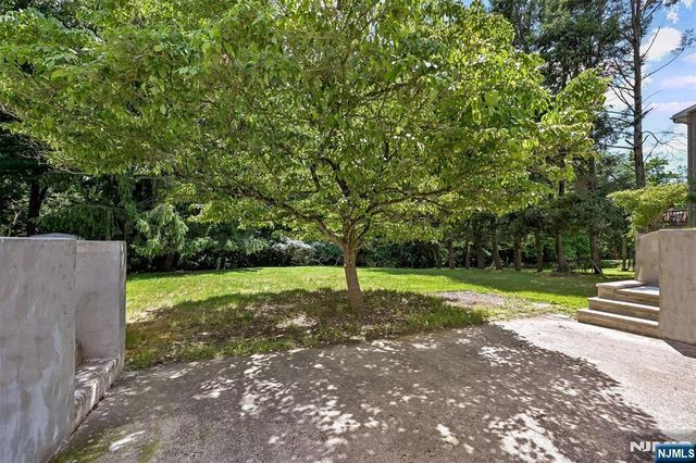 201 Dixon Avenue, Dumont, NJ 07628