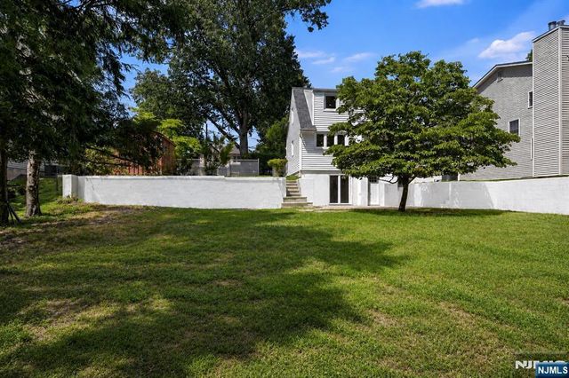 201 Dixon Avenue, Dumont, NJ 07628