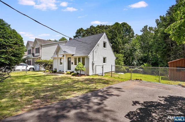 201 Dixon Avenue, Dumont, NJ 07628