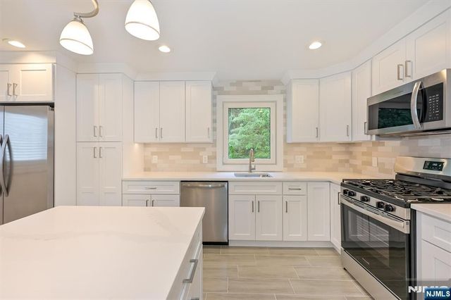 201 Dixon Avenue, Dumont, NJ 07628