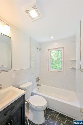 201 Dixon Avenue, Dumont, NJ 07628