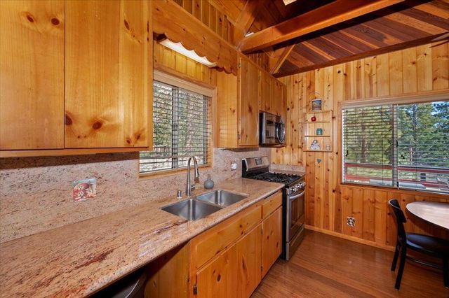 39187 Arapahoe Road, Fawnskin, CA 92333