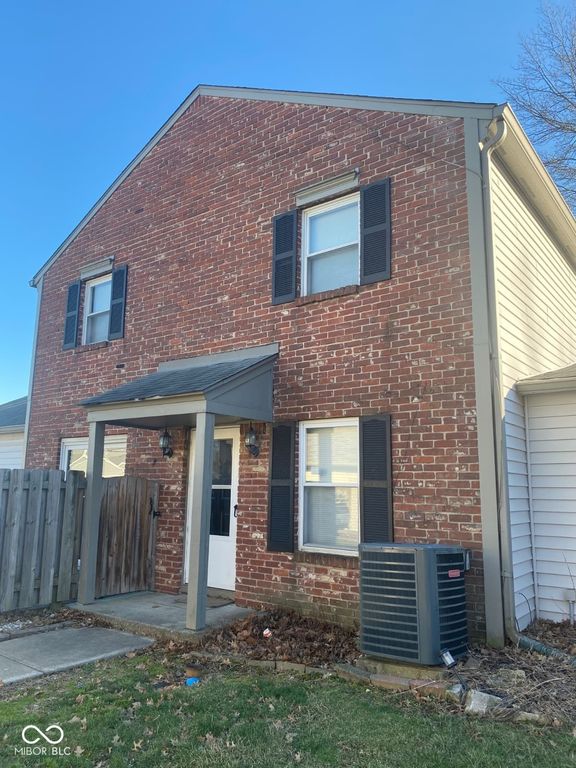 5946 Deerwood Court, Indianapolis, IN 46254