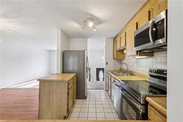 1664 Connor Rd, South Park, PA 15129