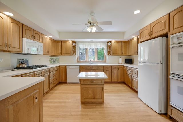 44W664 Oakshire Lane, Hampshire, IL 60140
