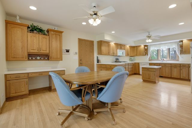 44W664 Oakshire Lane, Hampshire, IL 60140