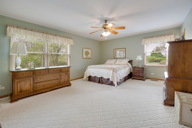 44W664 Oakshire Lane, Hampshire, IL 60140