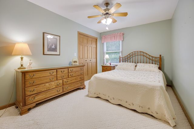 44W664 Oakshire Lane, Hampshire, IL 60140