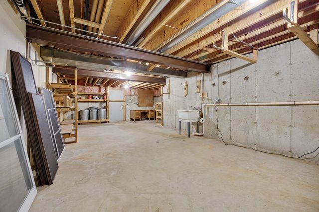 44W664 Oakshire Lane, Hampshire, IL 60140