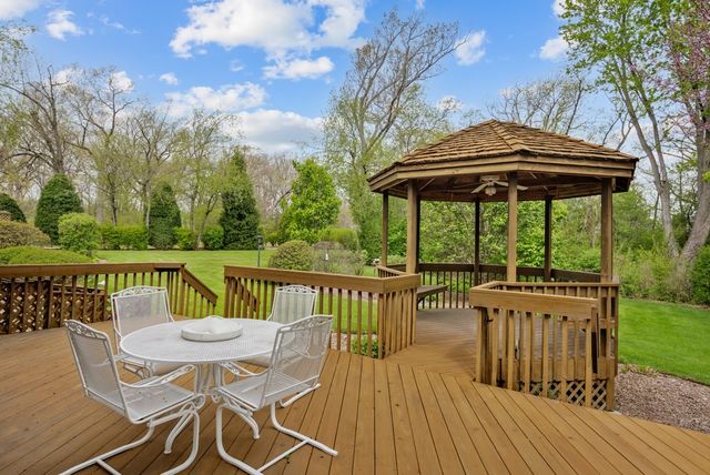 44W664 Oakshire Lane, Hampshire, IL 60140