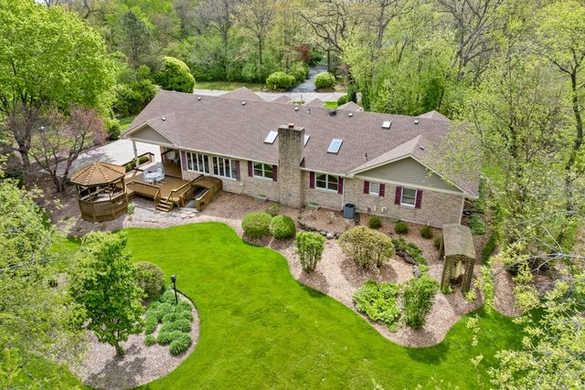 44W664 Oakshire Lane, Hampshire, IL 60140