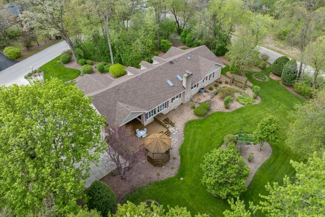 44W664 Oakshire Lane, Hampshire, IL 60140